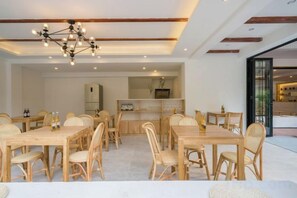 Unclassified image, 5 of 74, button - Lucky Clover Hotel (Jinghong)