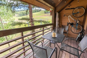 Outdoor dining - Best Ski in Ski out Location in Angel Fire! (Angel Fire)