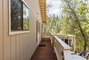 Terrace/patio - Three Wild Turkeys - Amazing Outdoor Spaces!  2 Decks! by Yosemite Region Resorts (Groveland)