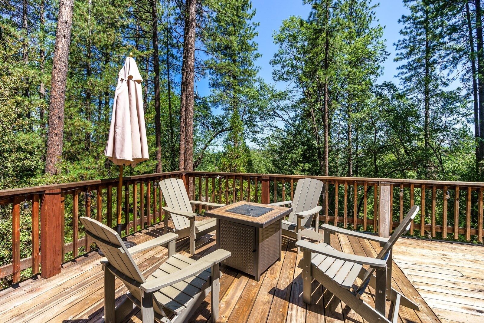 Hillside Haven -PET FRIENDLY!  Explore All Yosemite and Pine Mountain Lake has to Offer by Yosemite Region Resorts