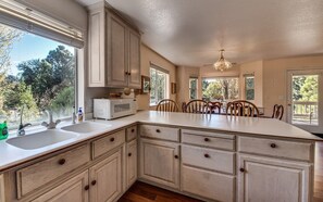 Frigorifero, microonde, forno, lavastoviglie