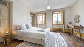 4 bedrooms, iron/ironing board, free WiFi, bed sheets