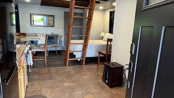 Iron/ironing board, travel cot, WiFi, bed sheets