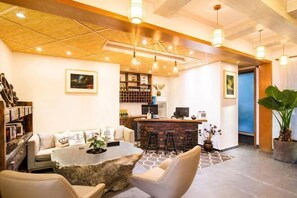 المنشأة من الداخل