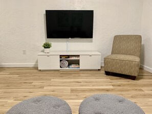 Interior - “The Sequel” - King bed - Renovated - near IMG (Bradenton)