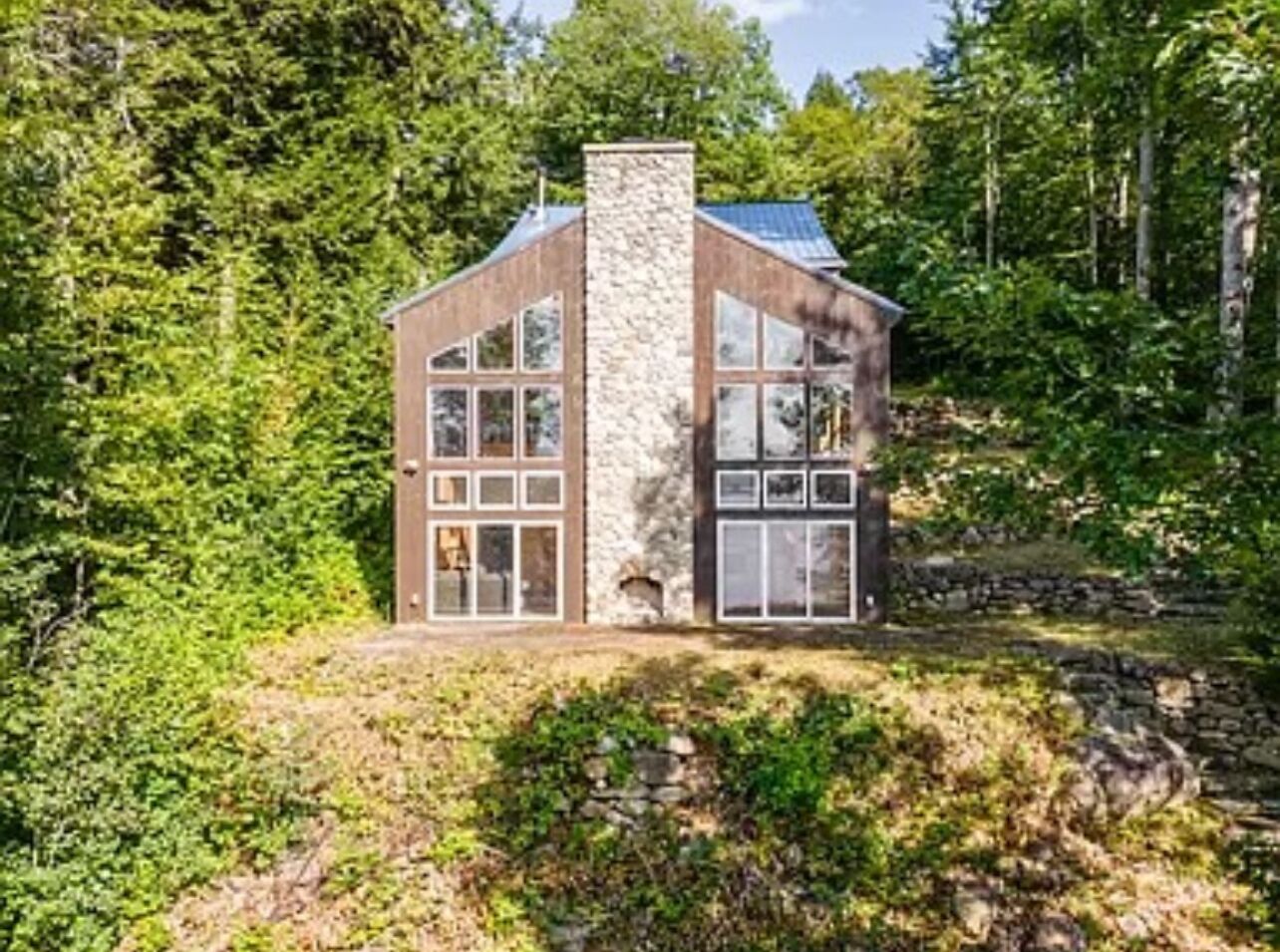 Spacious Lodge with Private Waterfront on Great Moose Lake