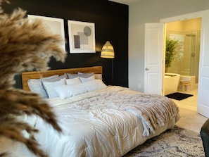 3 camere, una scrivania, ferro/asse da stiro, Wi-Fi gratuito