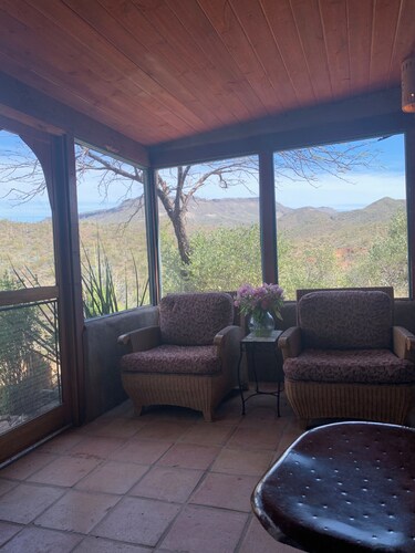 "House of light" 360' views saguaro forests, canyons, mesas & mountains