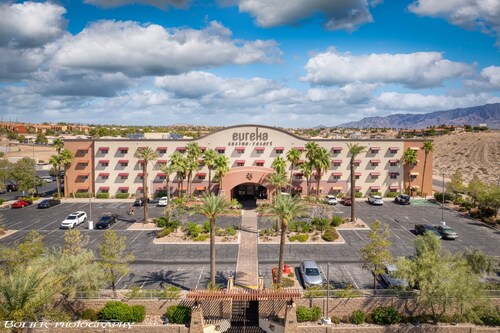 Beautiful Condo at the Springs By Cool Properties