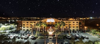 Beautiful Condo at the Springs By Cool Properties