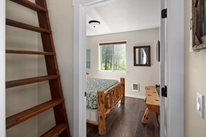 2 soverom, strykejern/-brett, wi-fi (inkludert) og sengetøy