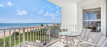 The Beachsider at Ormond: Luxe Oceanfront Condo, balcony & pool. (Daytona Beach)