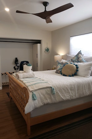1 bedroom, iron/ironing board, free WiFi, bed sheets - Private Dog Welcoming Ocean Beach Hideaway (San Diego)