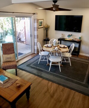 Dining - Private Dog Welcoming Ocean Beach Hideaway (San Diego)