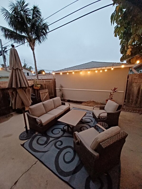 Terrace/patio - Private Dog Welcoming Ocean Beach Hideaway (San Diego)