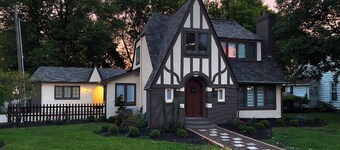 Enjoy the ambiance of Poplar Cottage at Grand Park!