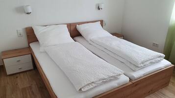 2 quartos, berço de viagem, Wi-Fi de cortesia, roupa de cama