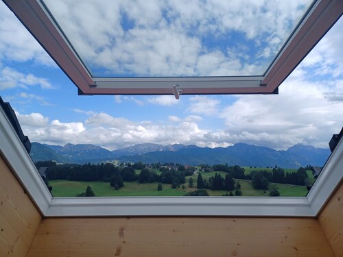 Vacation apartment offering a magnificent view of the Alps
