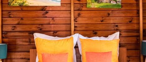 1 chambre, fer et planche à repasser, accès Internet, draps fournis