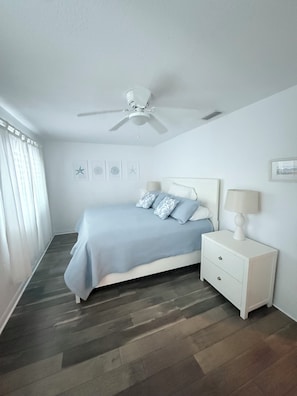 2 Schlafzimmer, Reisekinderbett, kostenloses WLAN, Bettwäsche