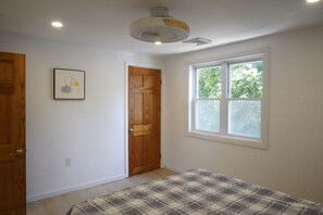 3 habitaciones, escritorio, wifi gratis y ropa de cama 