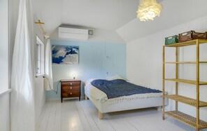 2 عدّة غرف نوم وسرير سفر