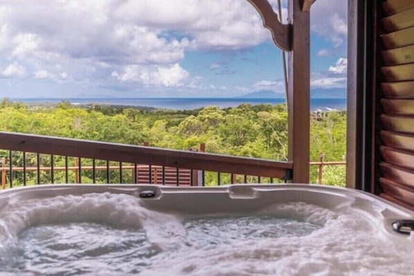 Property grounds - Garden Est • Domaine de Meilly (Saint-Louis)