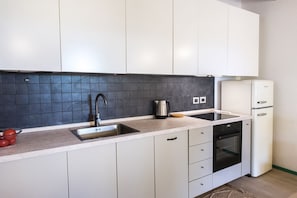Fridge, oven, dishwasher