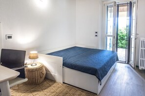 2 bedrooms, bed sheets