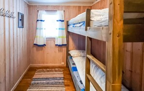 3 bedrooms, travel cot, free WiFi