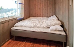 3 bedrooms, travel cot, free WiFi