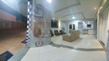 Quầy tiếp tân