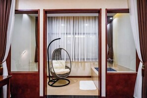 Unclassified image, 4 of 126, button - Kunlong Hot Spring Hotel (Yantai)