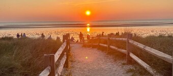 NEW LISTING!!!  Villas Quaint Coastal Cottage short drive to Beaches