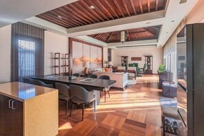 Cribs/infant beds - Dalian Liangyun Qiankuli Hot Spring Hotel (Dalian)