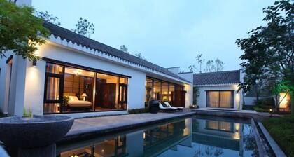 Dalian Liangyun Qiankuli Hot Spring Hotel