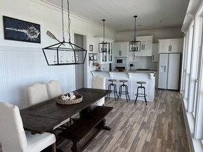 Dining -  Beachfront house in gated community with private beach access and swim pool (Bolivar Peninsula)