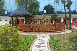 Unclassified image, 2 of 71, button - Baotianman Shanshui Inn (Neixiang)