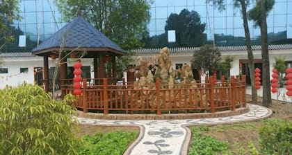 Baotianman Shanshui Inn