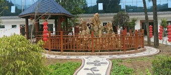 Baotianman Shanshui Inn