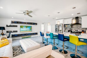 Smart-tv och eldstad