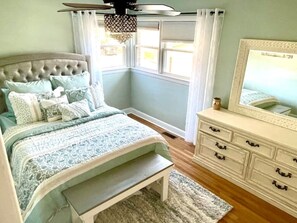 2 habitaciones, escritorio, tabla de planchar con plancha y wifi gratis 