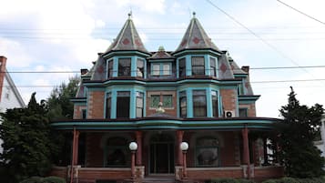 Fachada de la propiedad