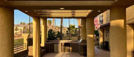 Alberca al aire libre y alberca climatizada