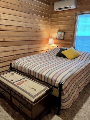 1 bedroom, bed sheets