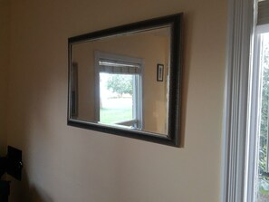 Interior - Spacious side-split directly facing lake, Wellington Beach, Prince Edward County (Prince Edward)
