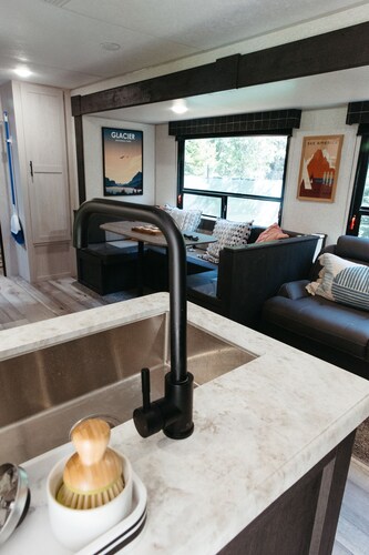 The Hideaway at Glacier Meadows - Luxury Camper