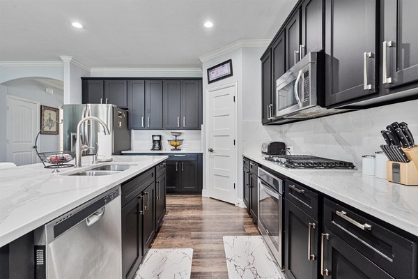 Frigorífic, microones, forn i placa de cuina