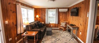 2-bedroom vacation home just 7 minutes from Haywood Mall - Cleaning Fee Included