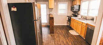 2-bedroom vacation home just 7 minutes from Haywood Mall - Cleaning Fee Included